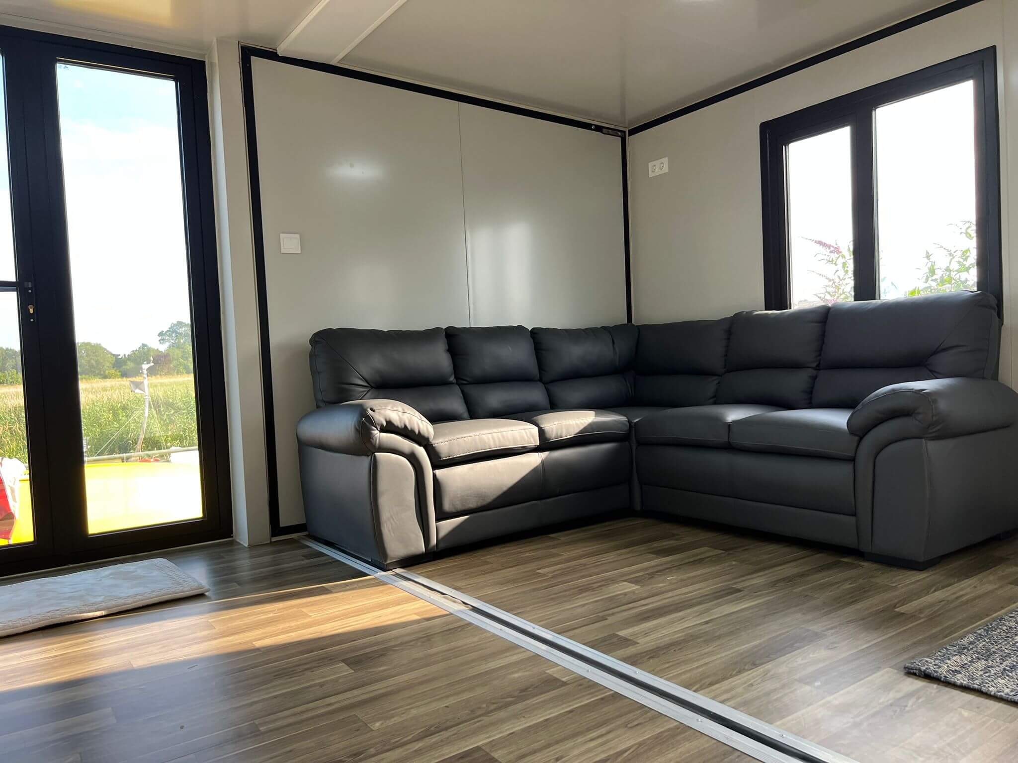 mobile-home-in-england-inhouse-londonburg-01