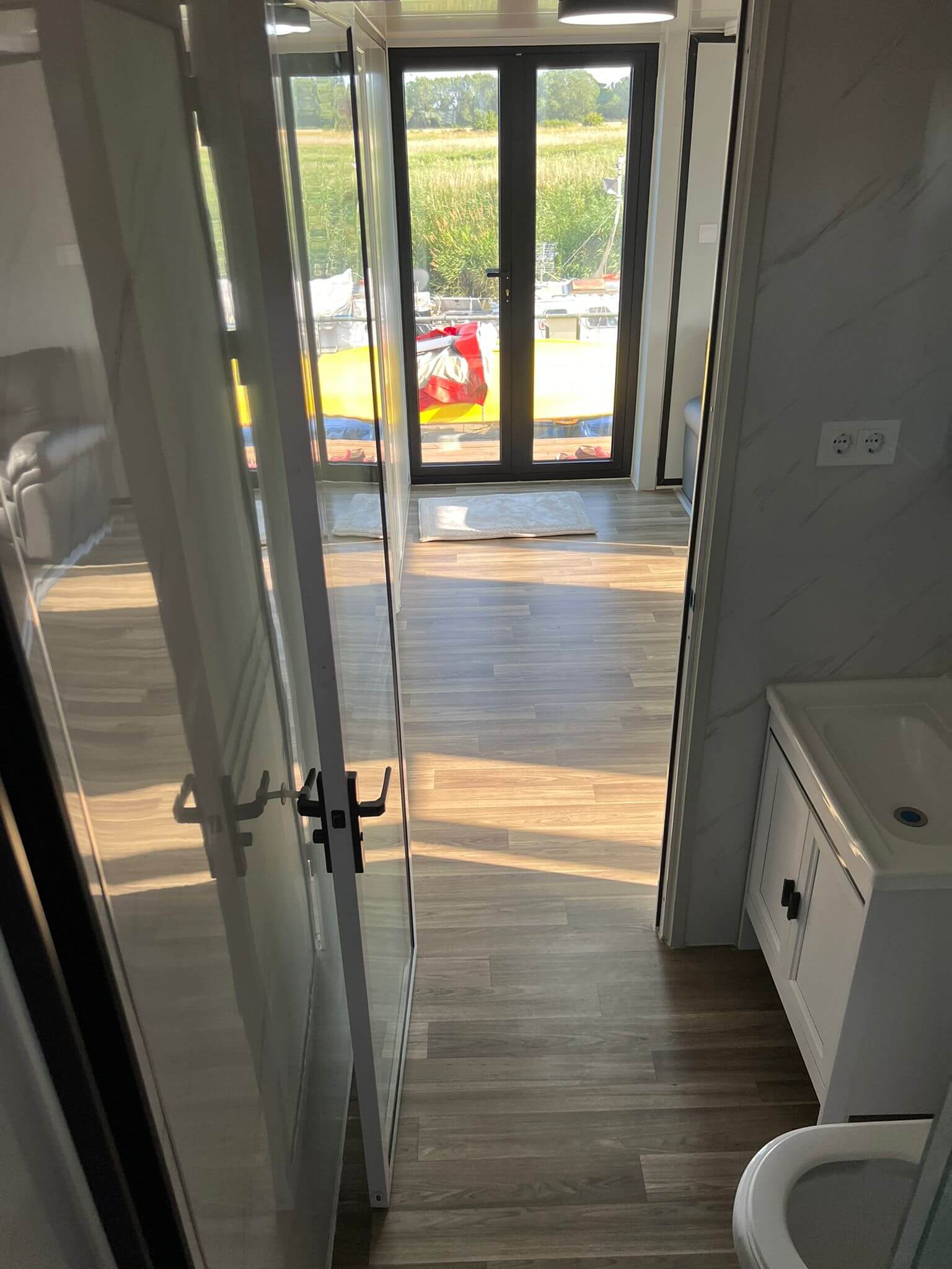 mobile-home-in-england-inhouse-londonburg-02