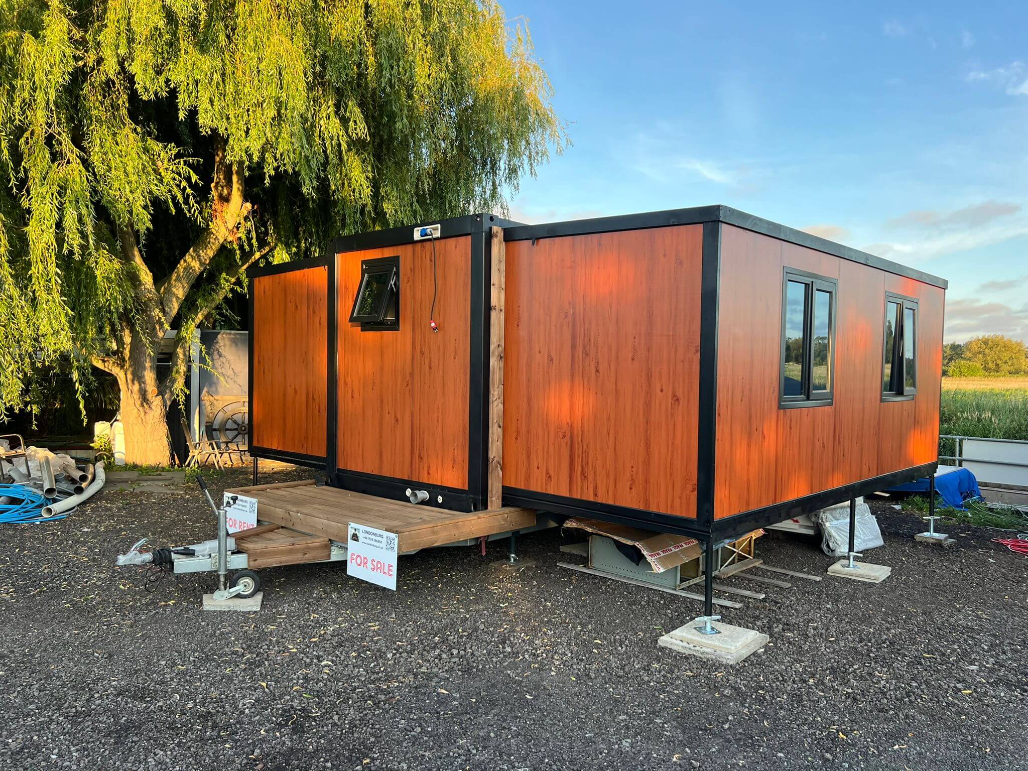 mobile-home-in-england-out-home-londonburg-02