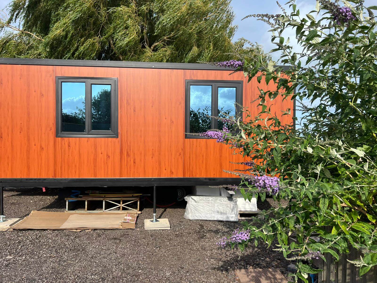 mobile-home-in-england-out-home-londonburg-08